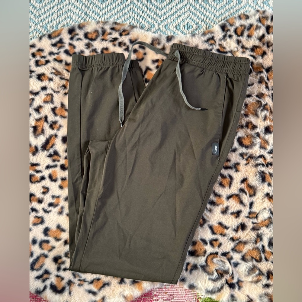 UNRL Joggers size small